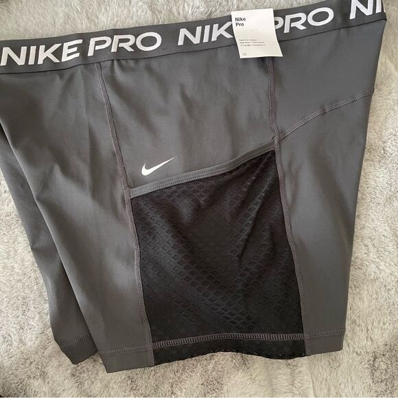 🔥 NWT Nike Women’s High-Waisted Training Shorts XXL – With Pockets! 🖤 - Picture 10 of 12